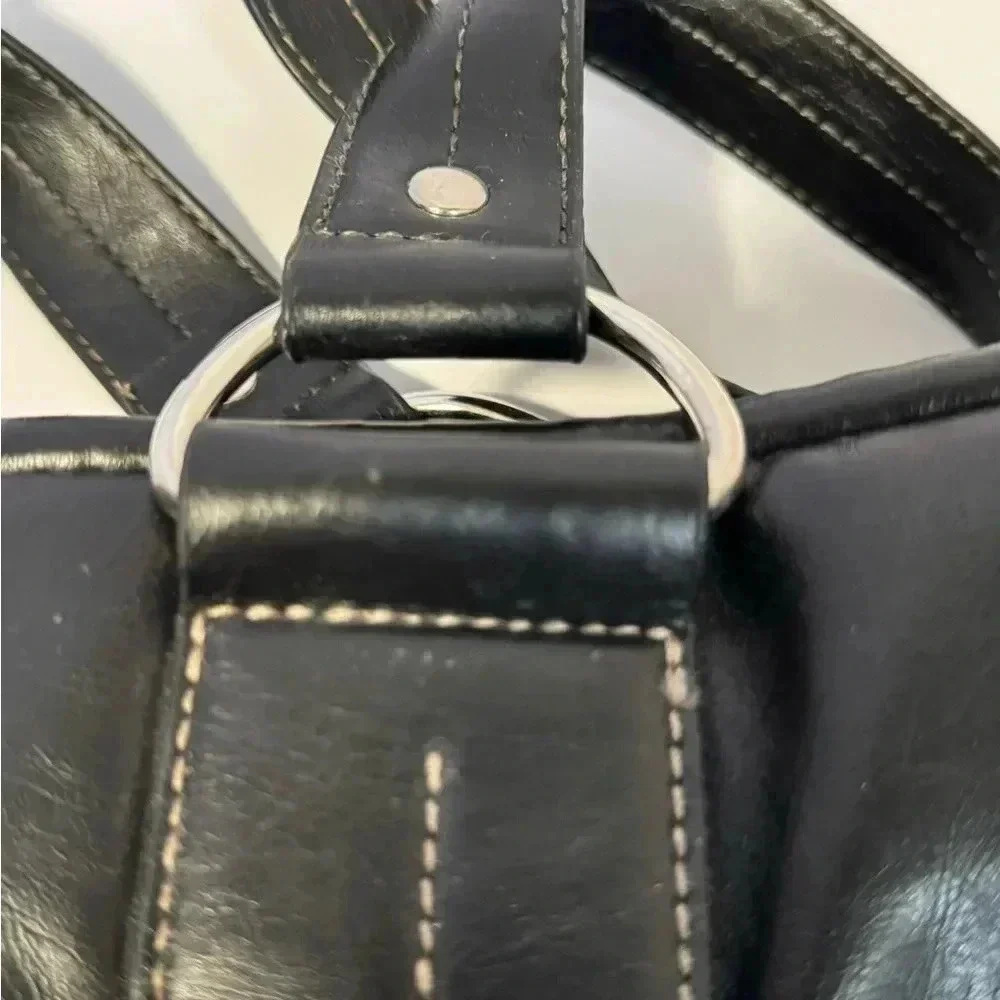 Nine  and Co  black leathe purse